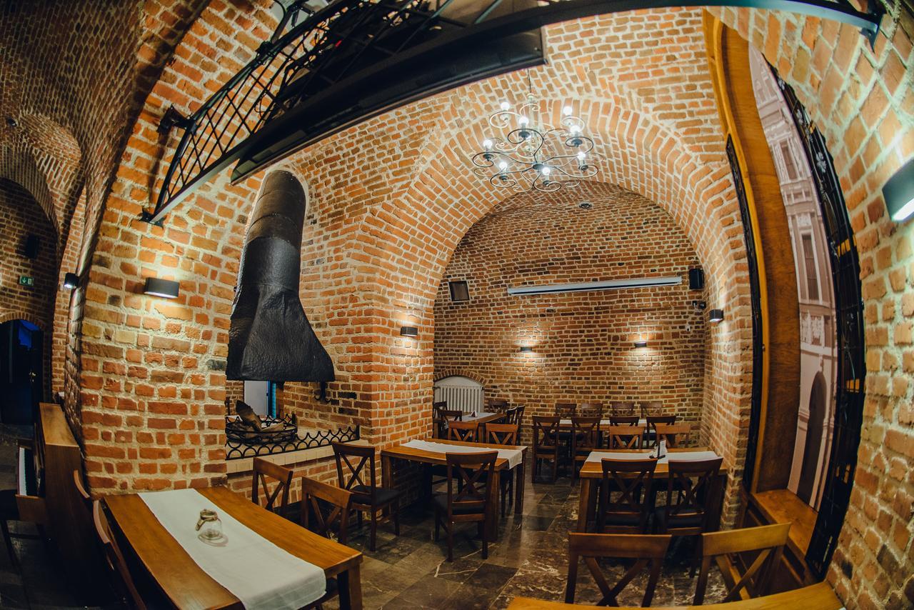 ホテル Morando Zamość エクステリア 写真